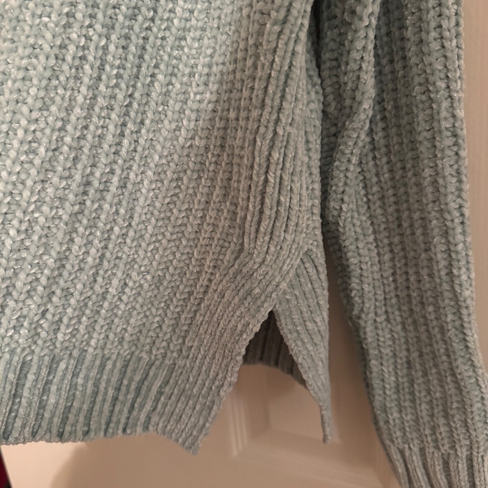 Aerie Light Blue Women’s Pullover Sweater Size M Medium - Picture 2 of 3